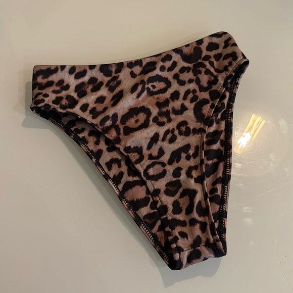 Frankies Bikinis - leopard print - size XS - Picture 8 of 13